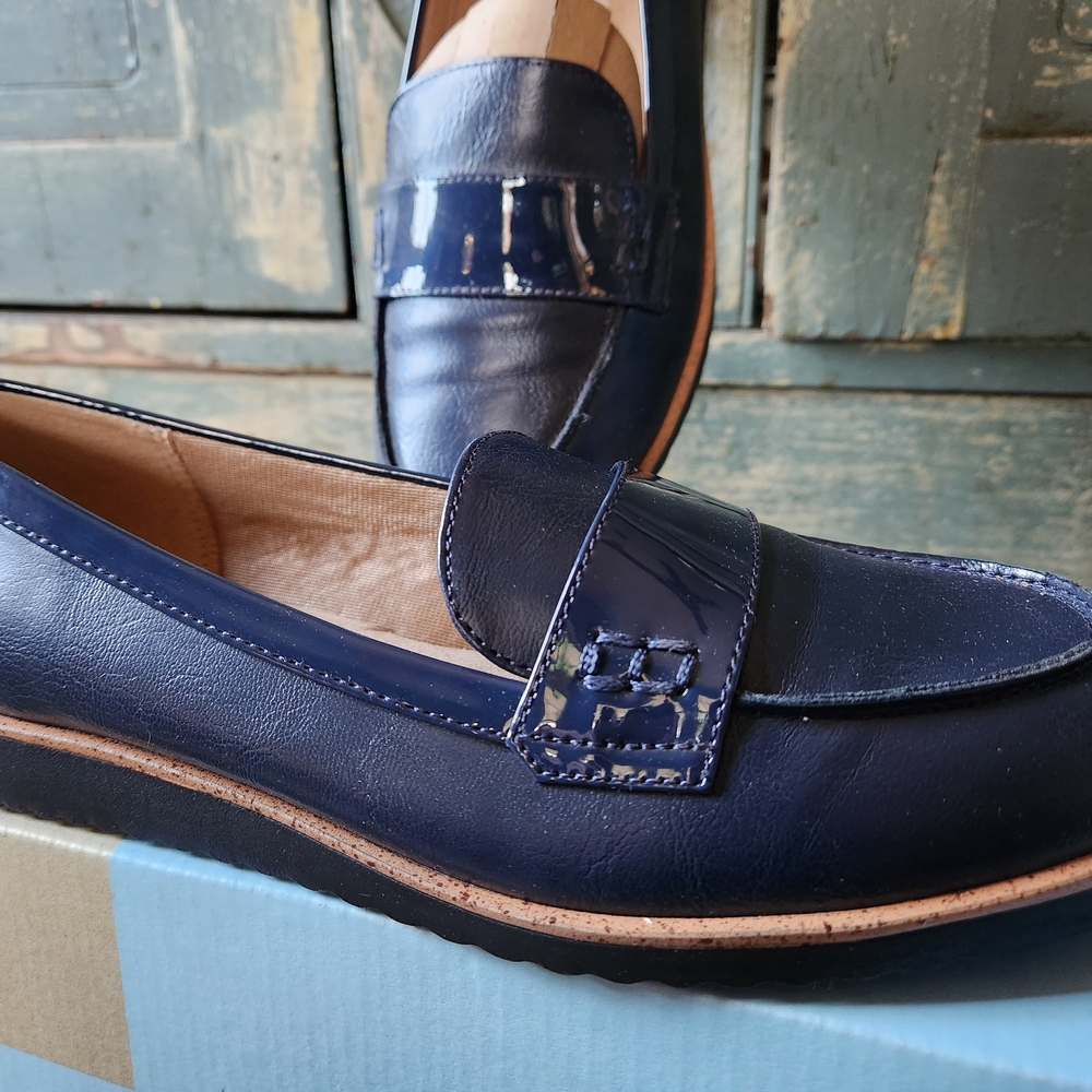 NEW,! Life Stride Blue Loafers Sleek Slip-Ons